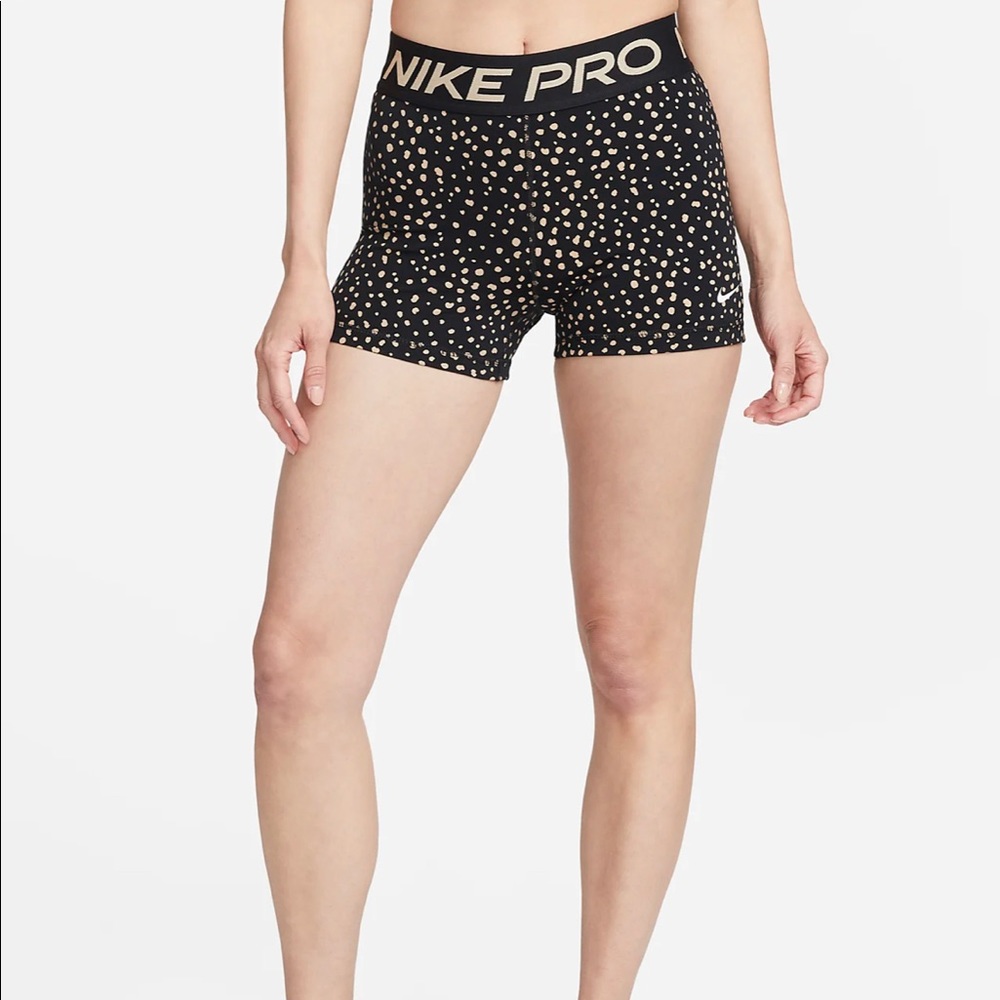 *LIKE NEW* Nike Pro 3” Printed Training Shorts